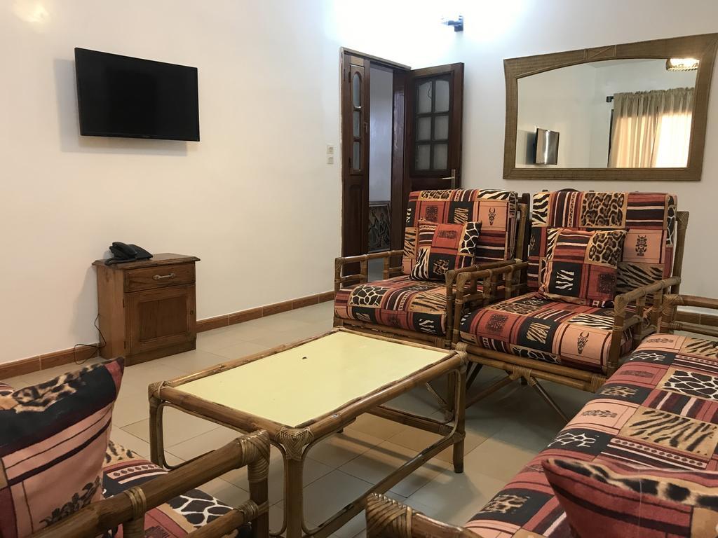 Kakatar Family Residence , Yoff Dakar Buitenkant foto