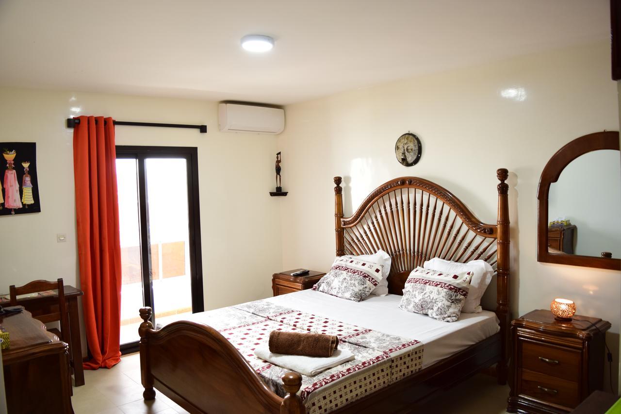 Kakatar Family Residence , Yoff Dakar Buitenkant foto