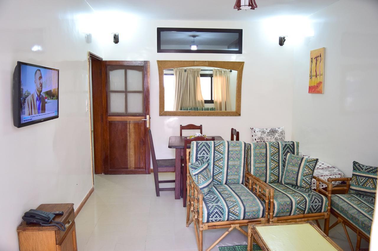 Kakatar Family Residence , Yoff Dakar Buitenkant foto