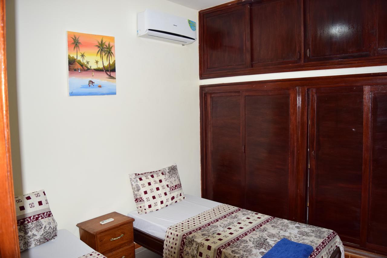 Kakatar Family Residence , Yoff Dakar Buitenkant foto